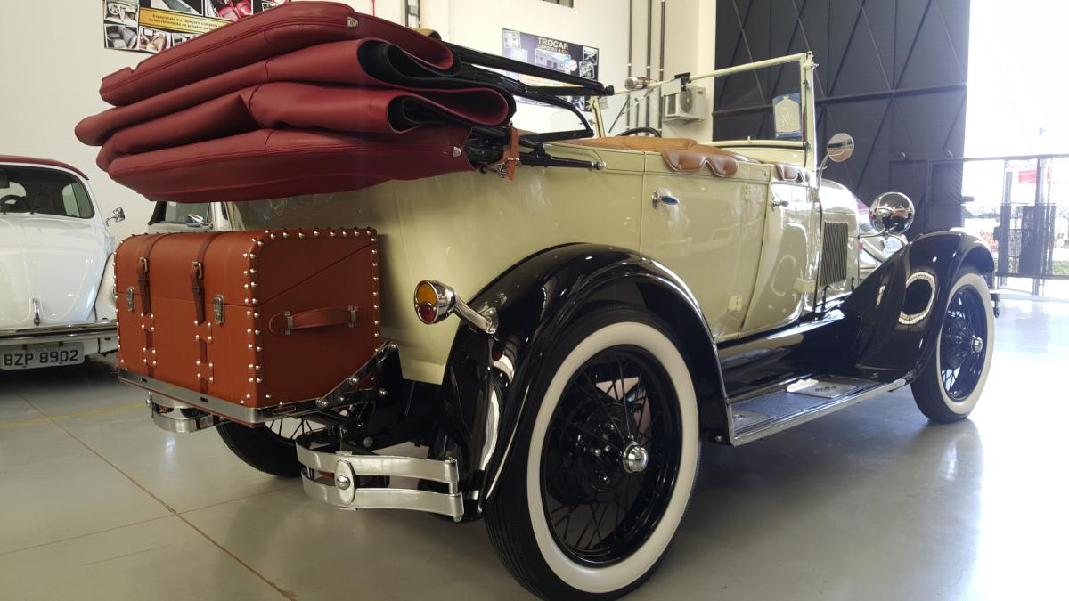 Ford 1929 Bege e Vinho
