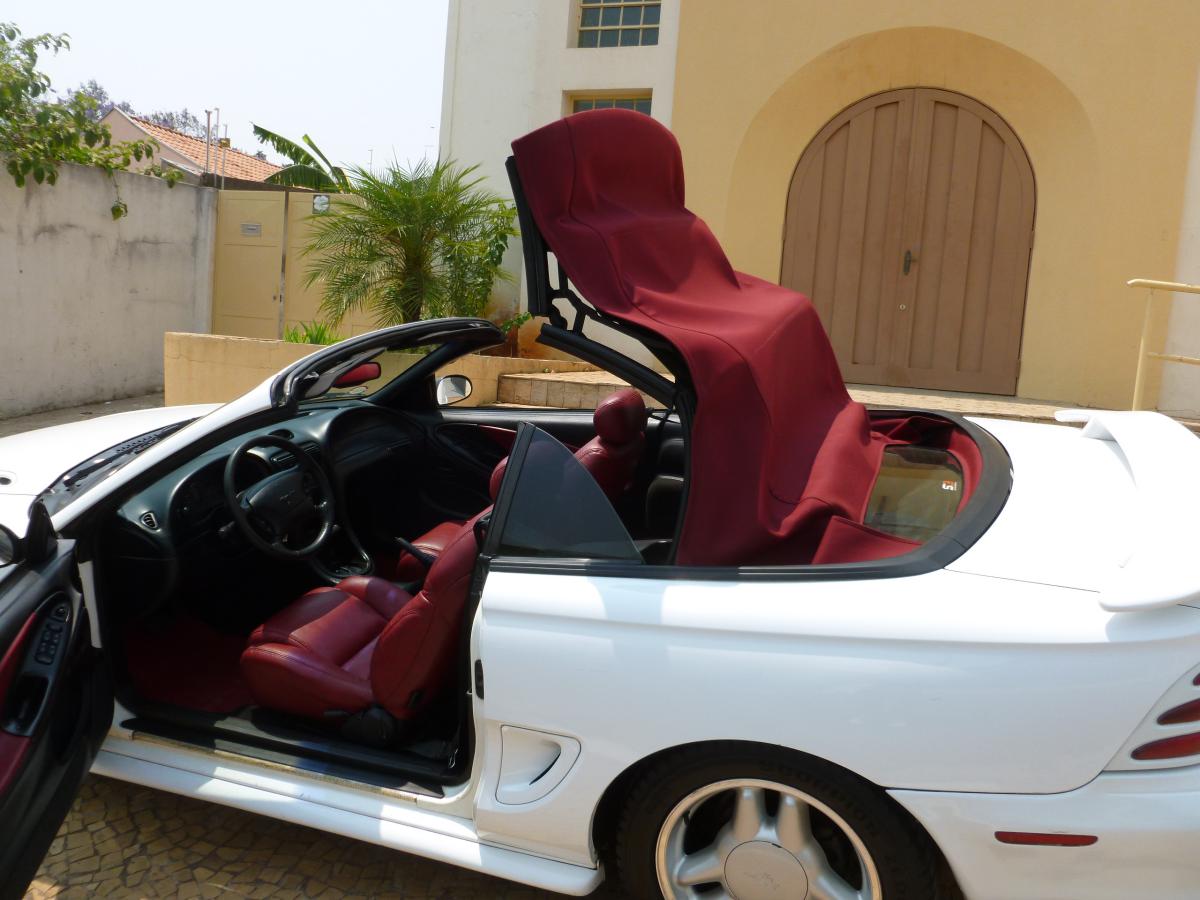 Mustang Branco e vinho 1996