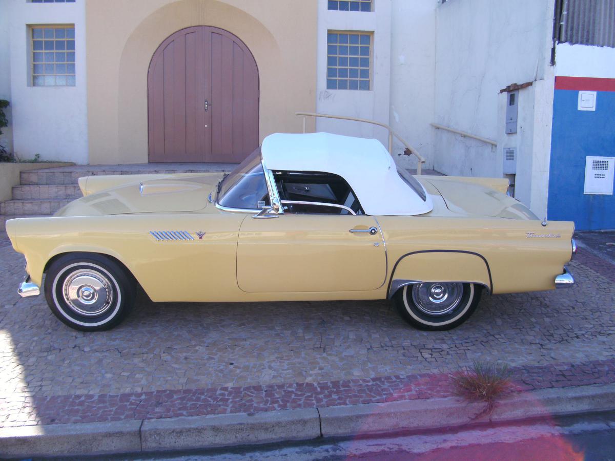 Thunderbird amarelo
